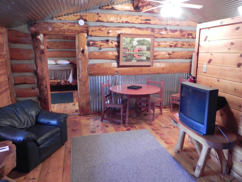 Apache Village Cabins รุยโดโซ ห้อง รูปภาพ